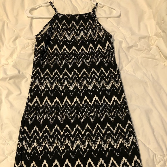 Winner’s dress - Picture 1 of 3